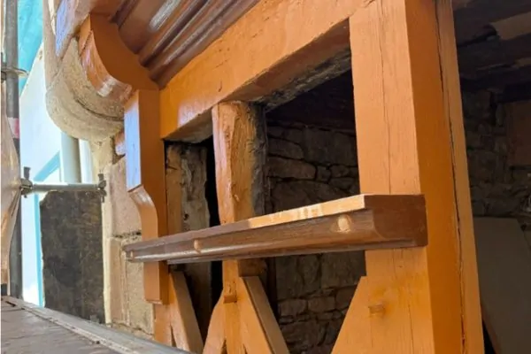 Au cœur du patrimoine breton : la restauration d’une charpente et d’une façade pans de bois à Tréguier dans les Côtes d’Armor (22)