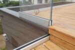 Terrasse en douglas et garde-corps en verre